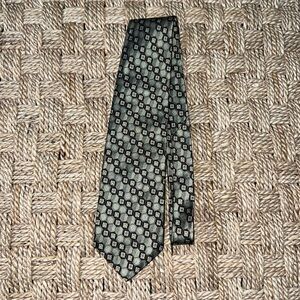 Platirum tie